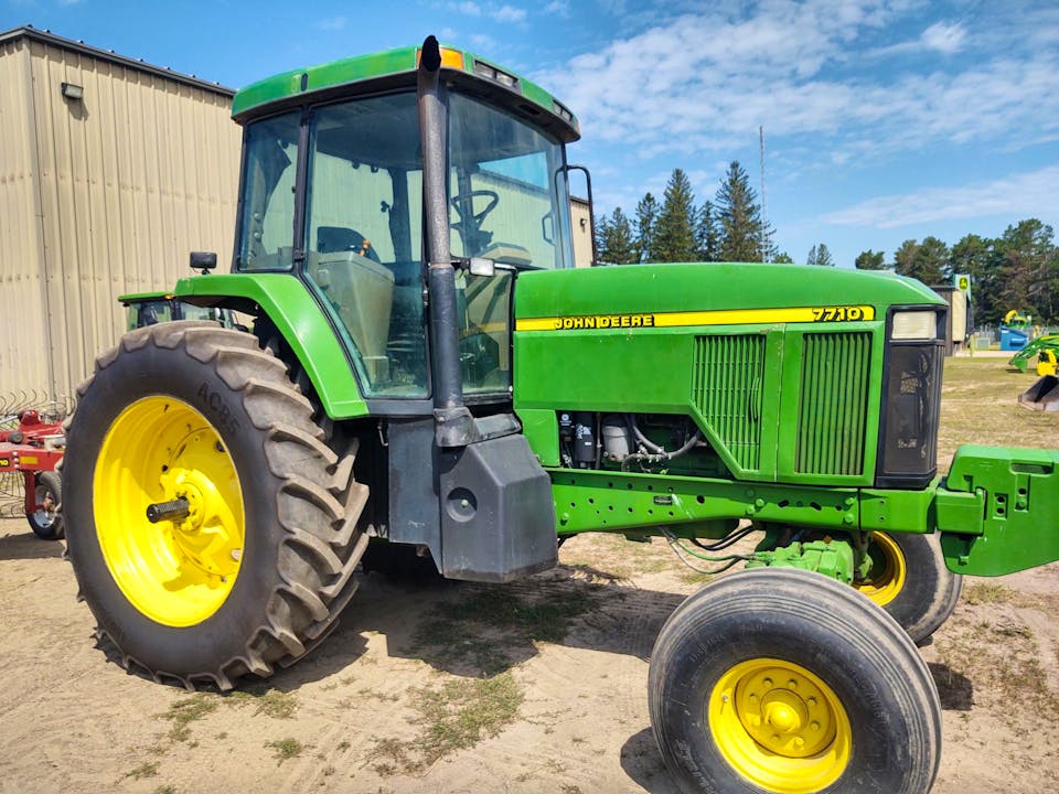 John Deere 7710