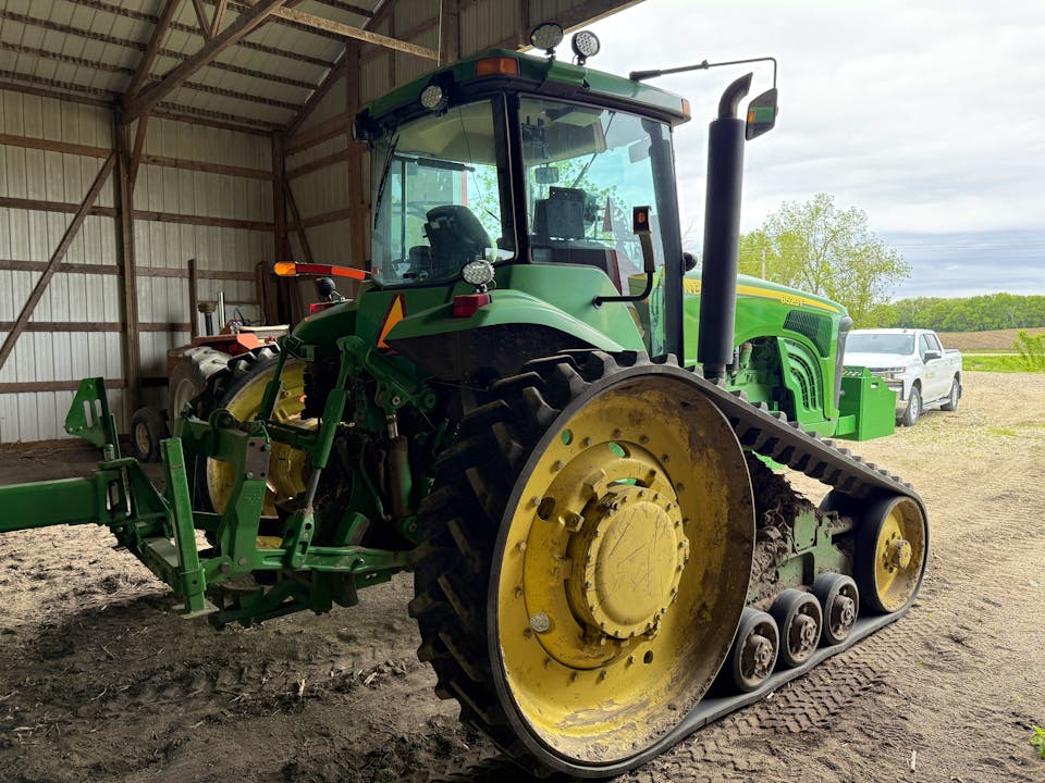 John Deere 8520T