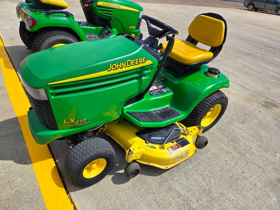 John Deere LX277