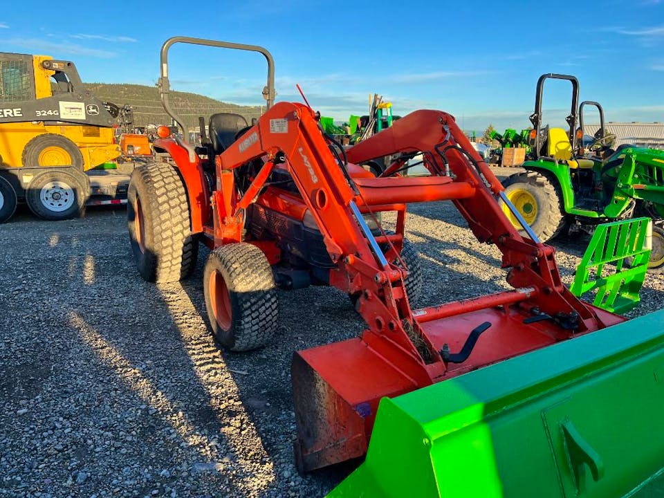 Kubota L3130