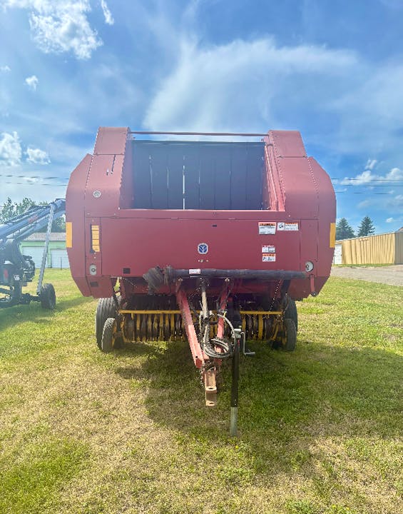 New Holland BR780