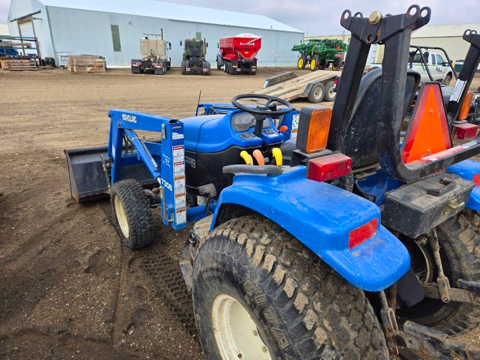 New Holland TC33D