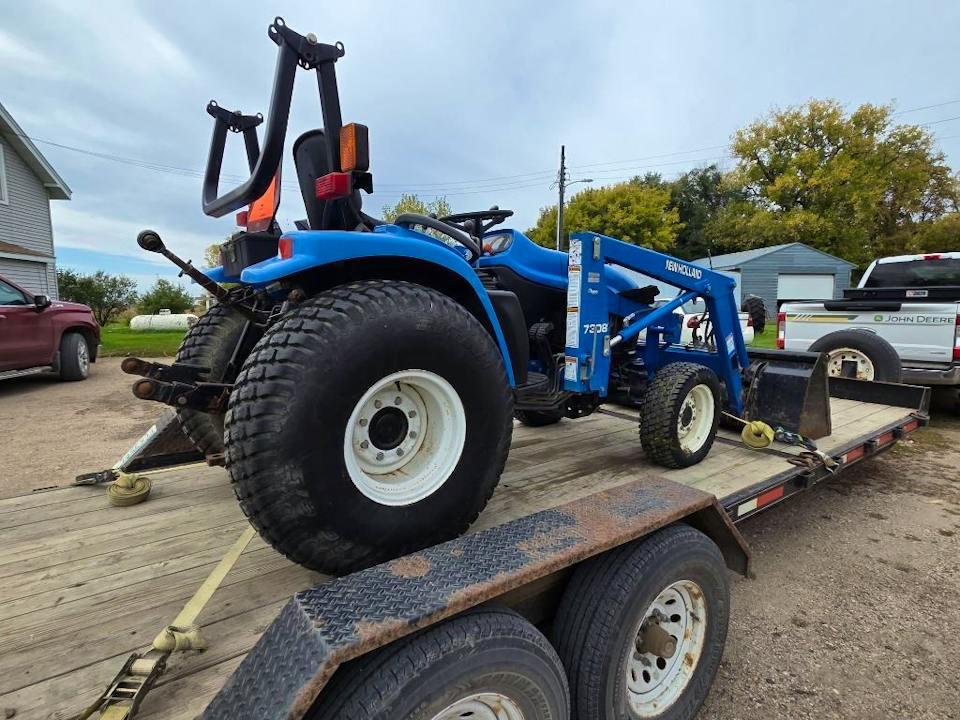 New Holland TC33D