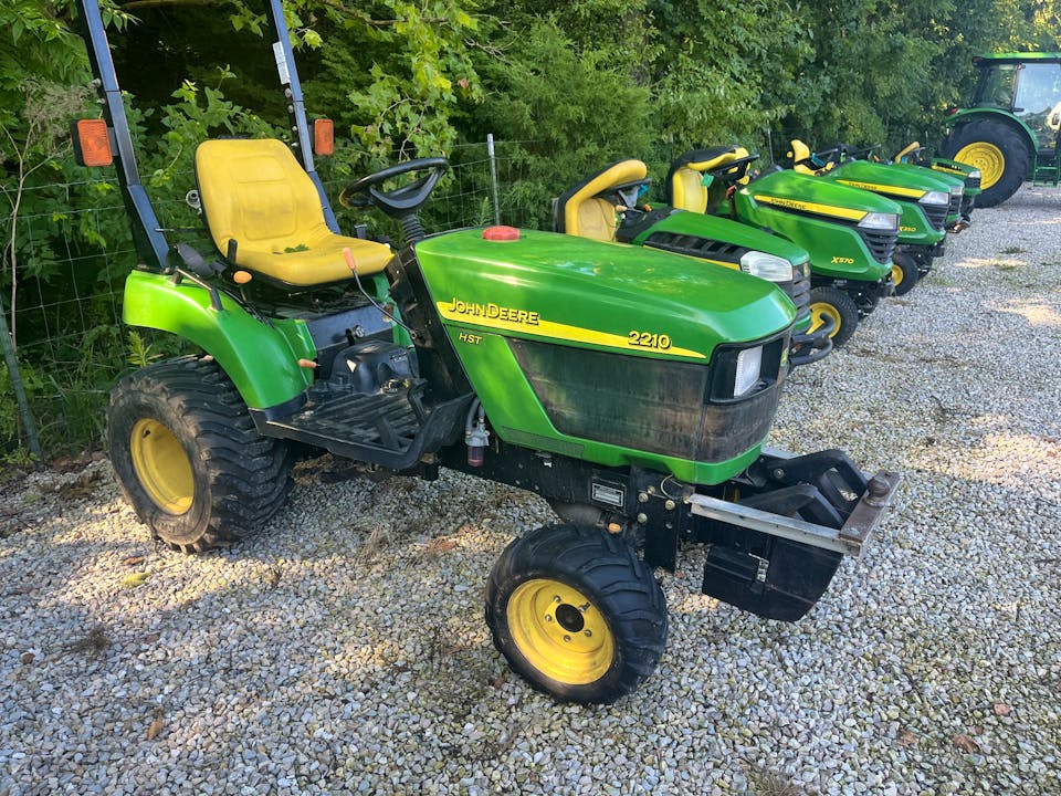 John Deere 2210
