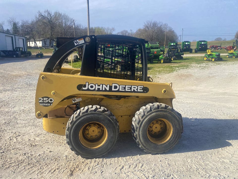 John Deere 250-II