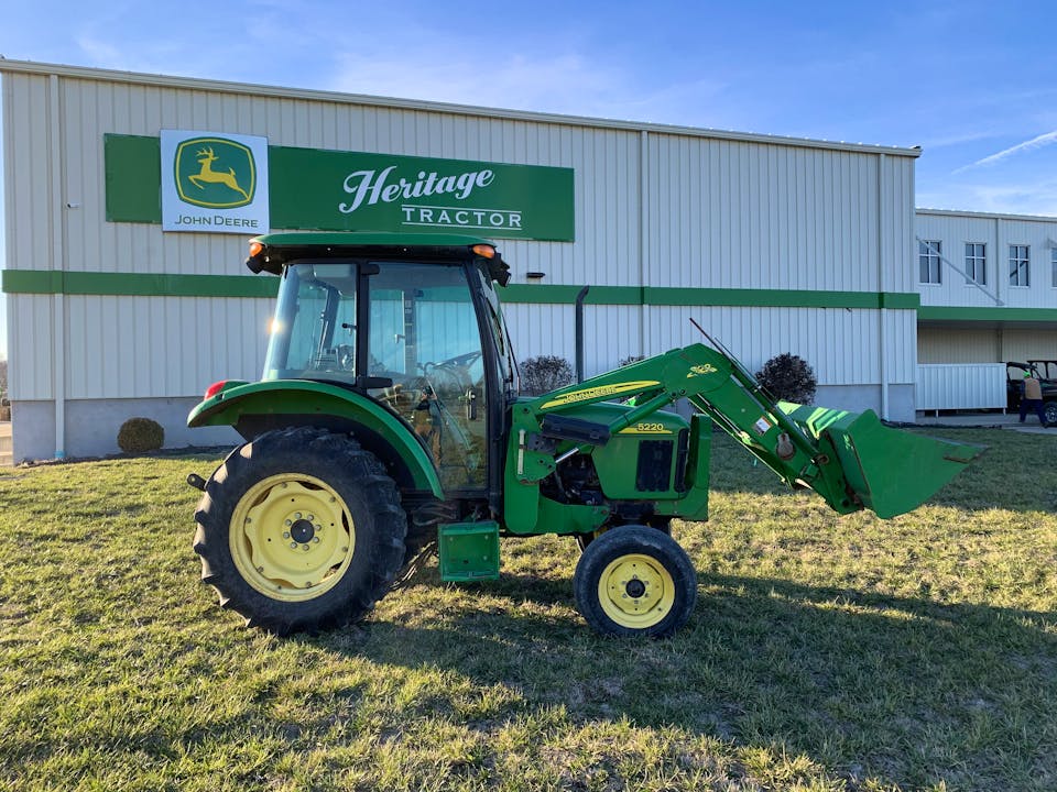 John Deere 5220