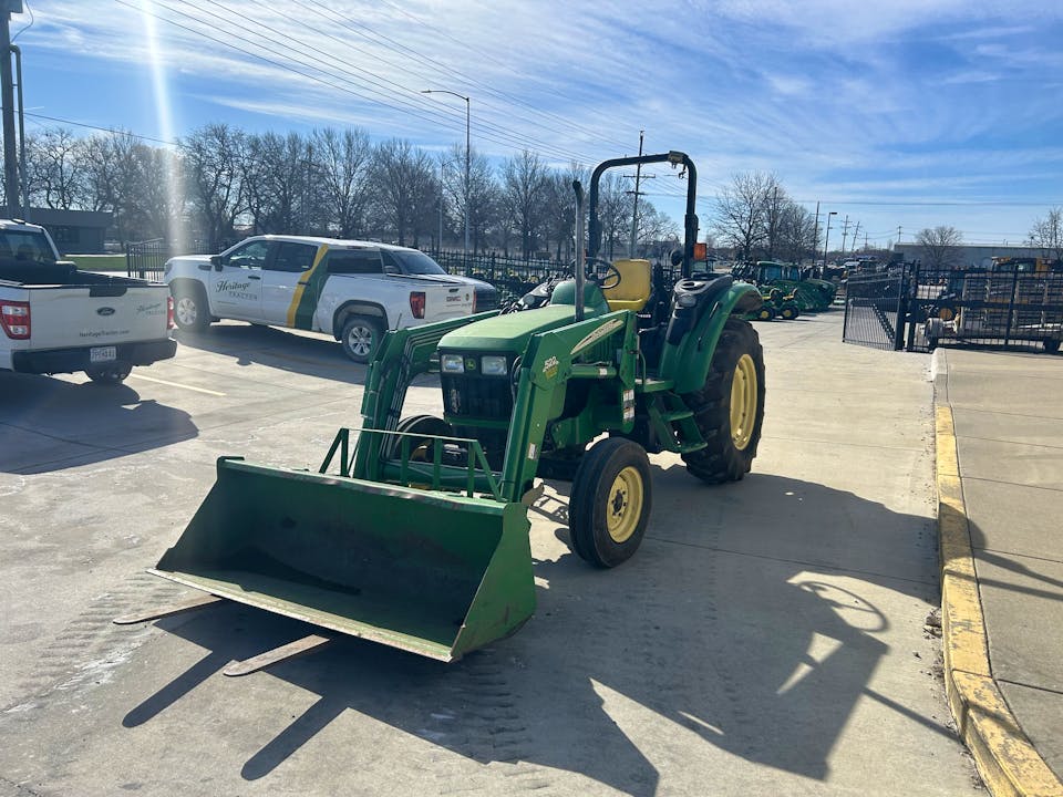 John Deere 5320