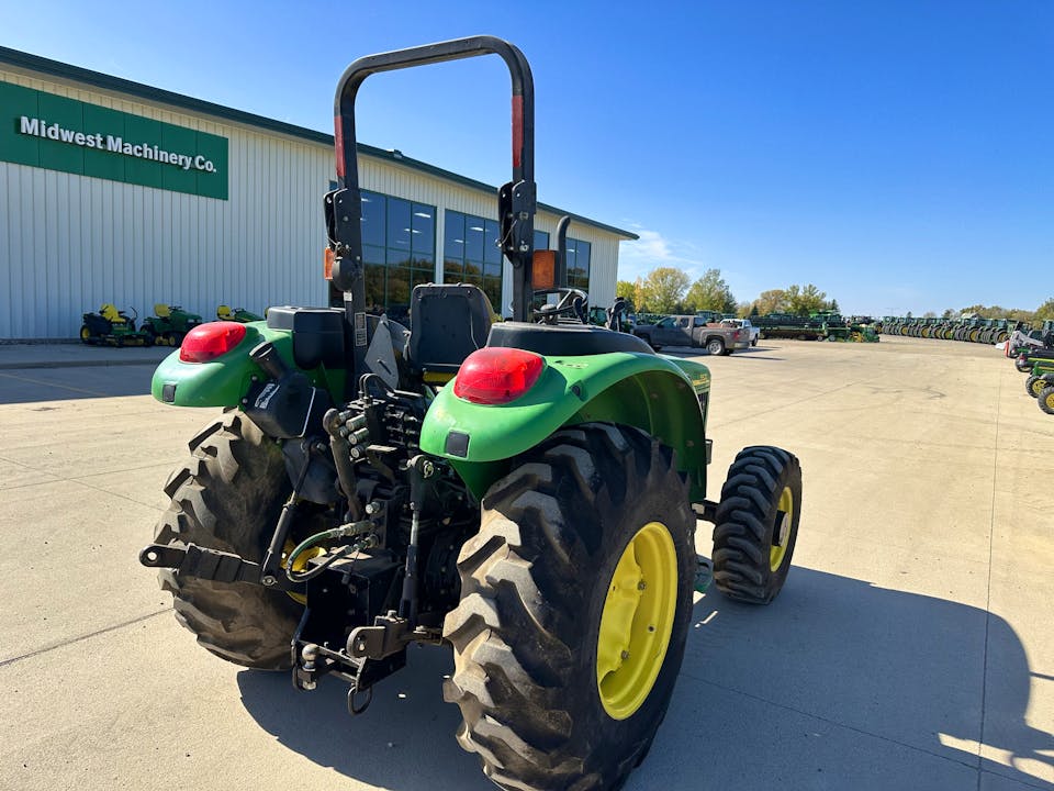 John Deere 5520