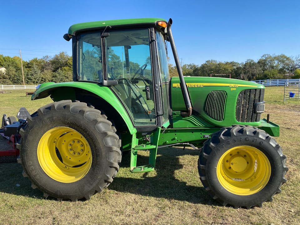 John Deere 6415