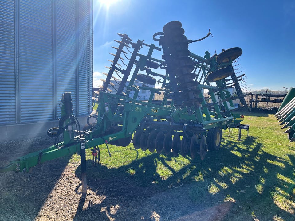 John Deere 726