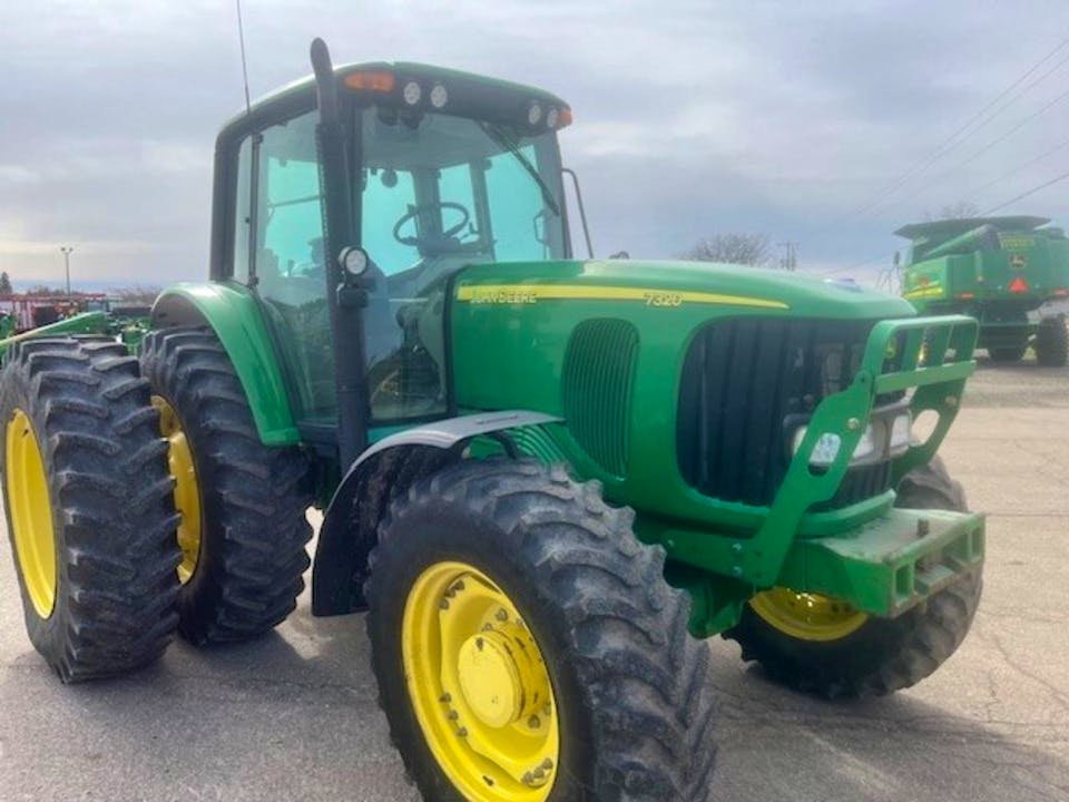 John Deere 7320