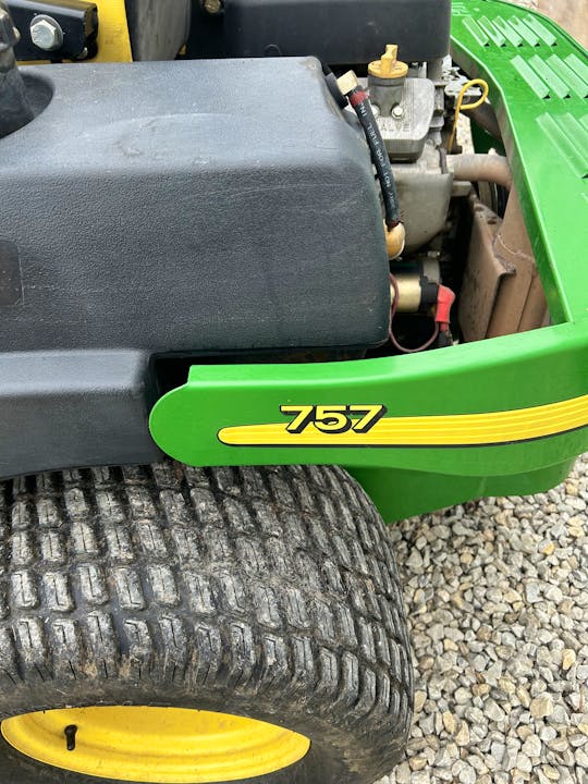 John Deere 757