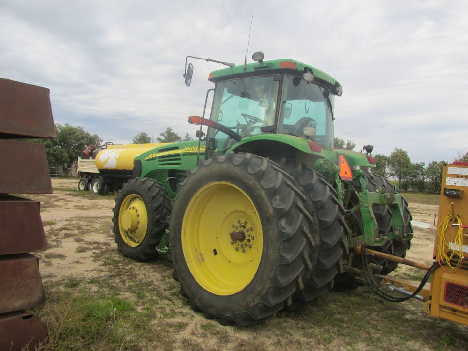 John Deere 7920