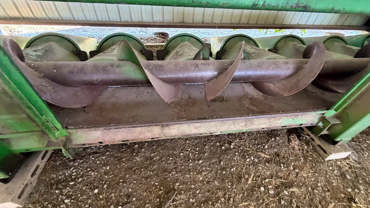 John Deere 893