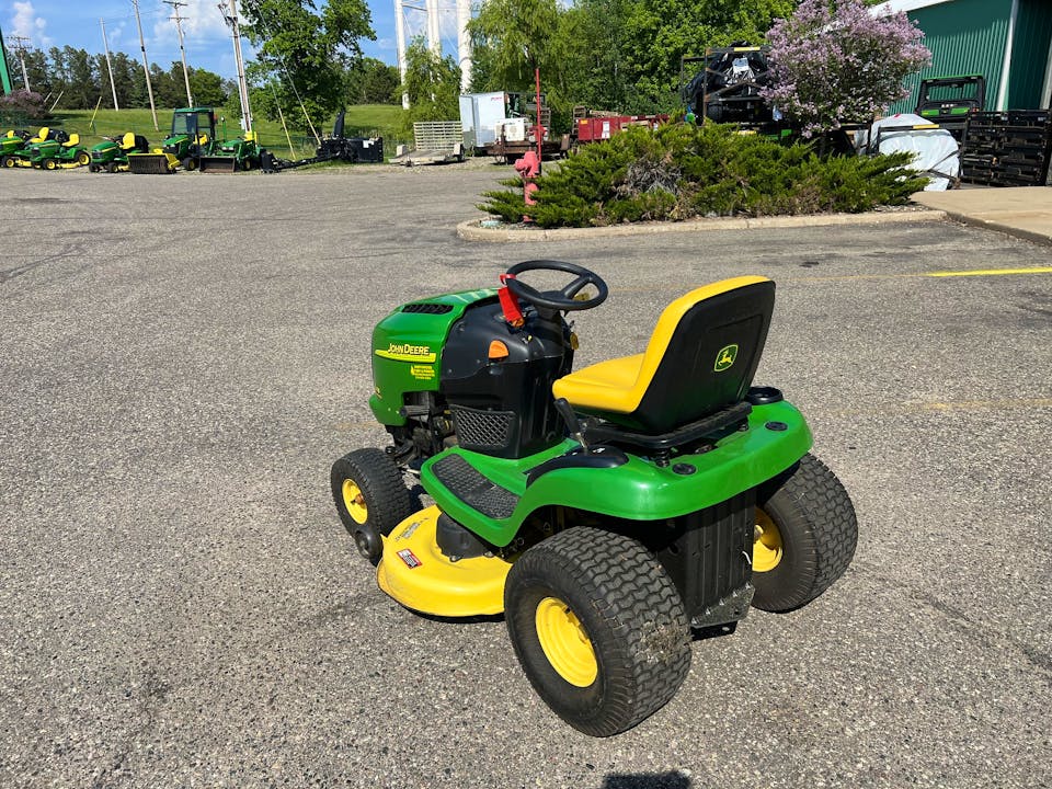 John Deere L118