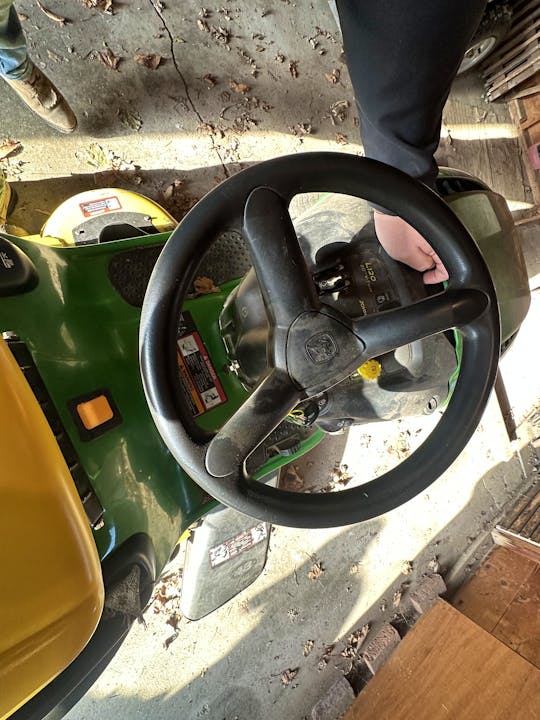 John Deere L120
