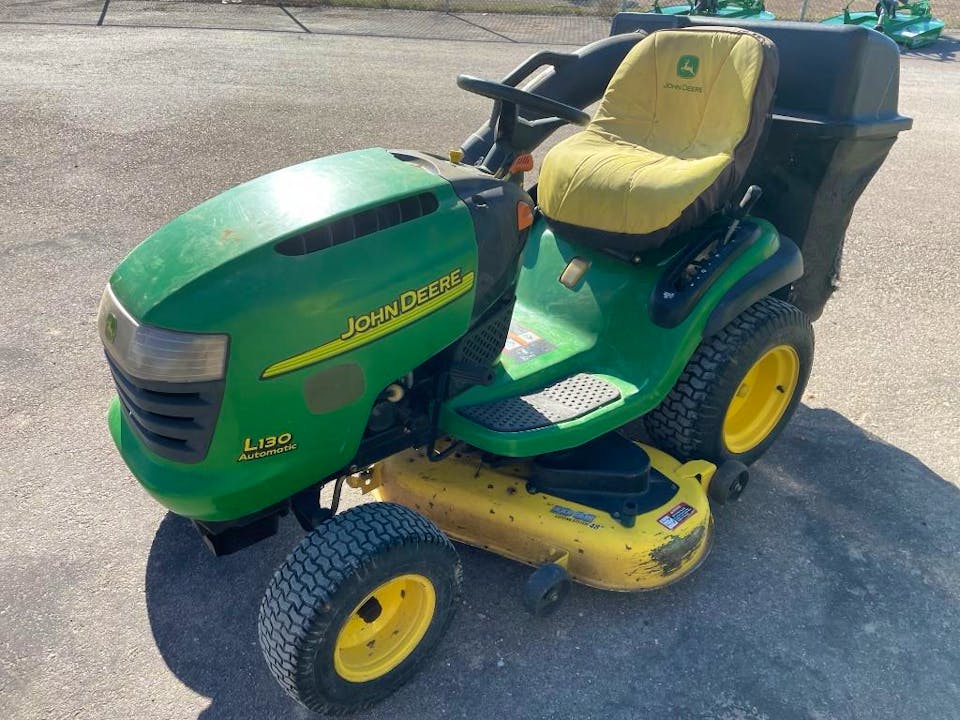 John Deere L130
