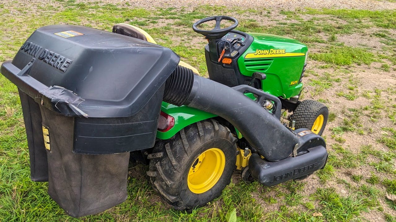 John Deere X475