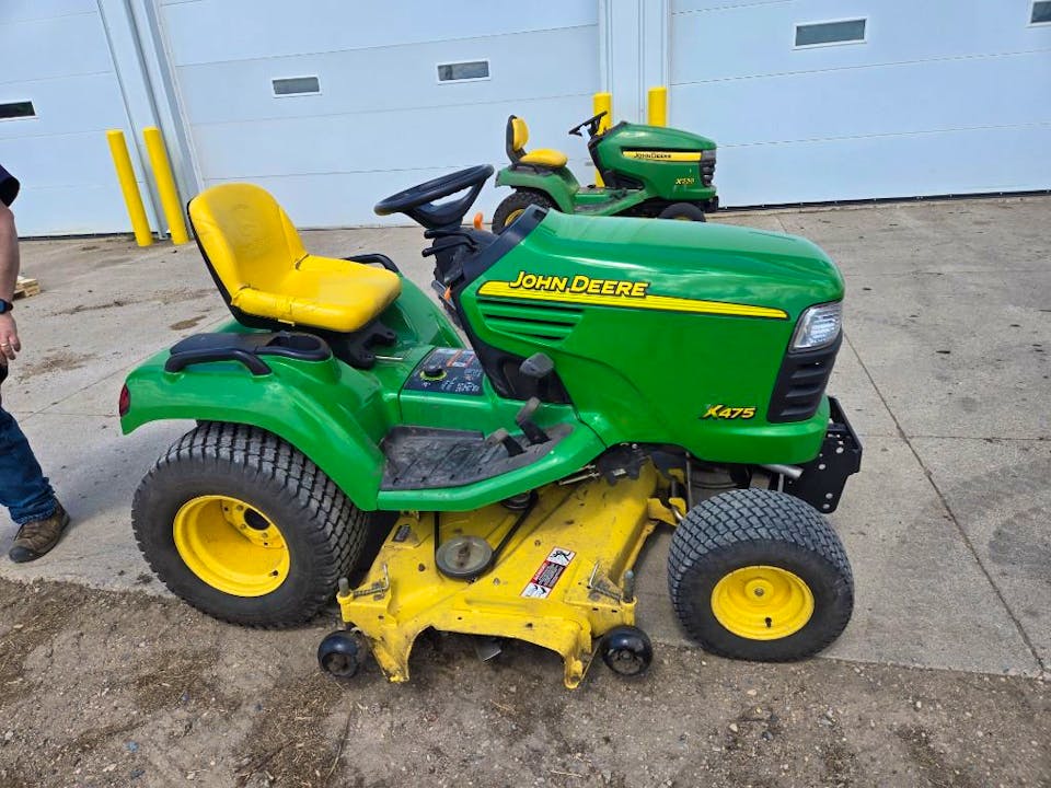 John Deere X475