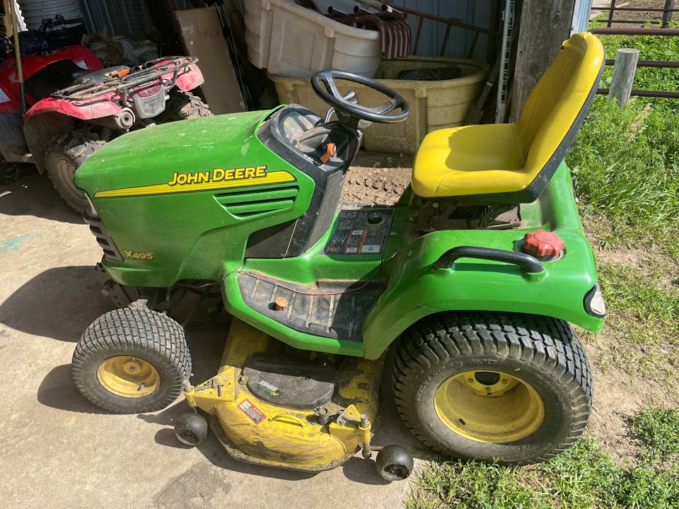 John Deere X495