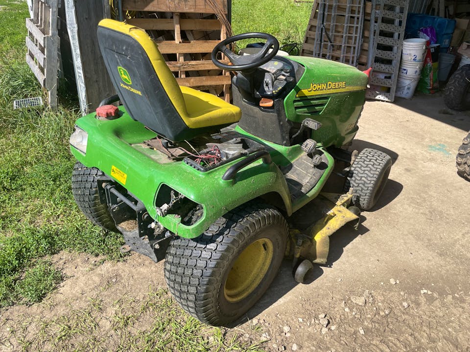 John Deere X495