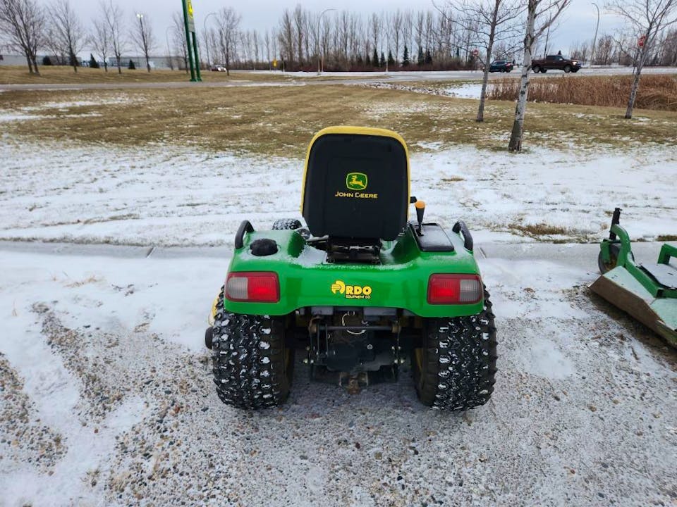 John Deere X585