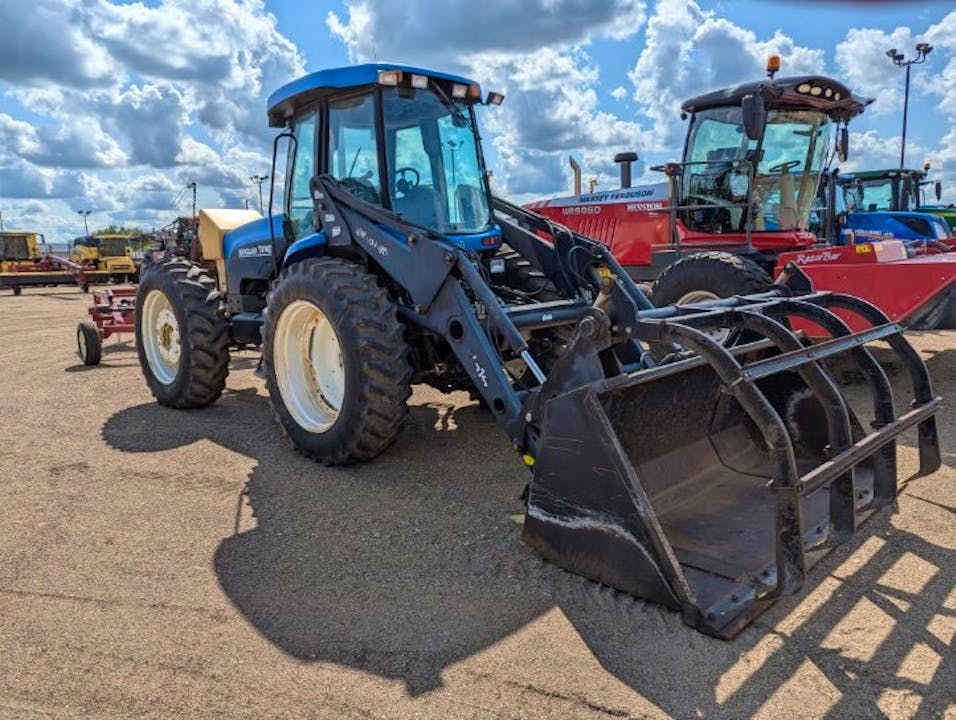 New Holland TV140