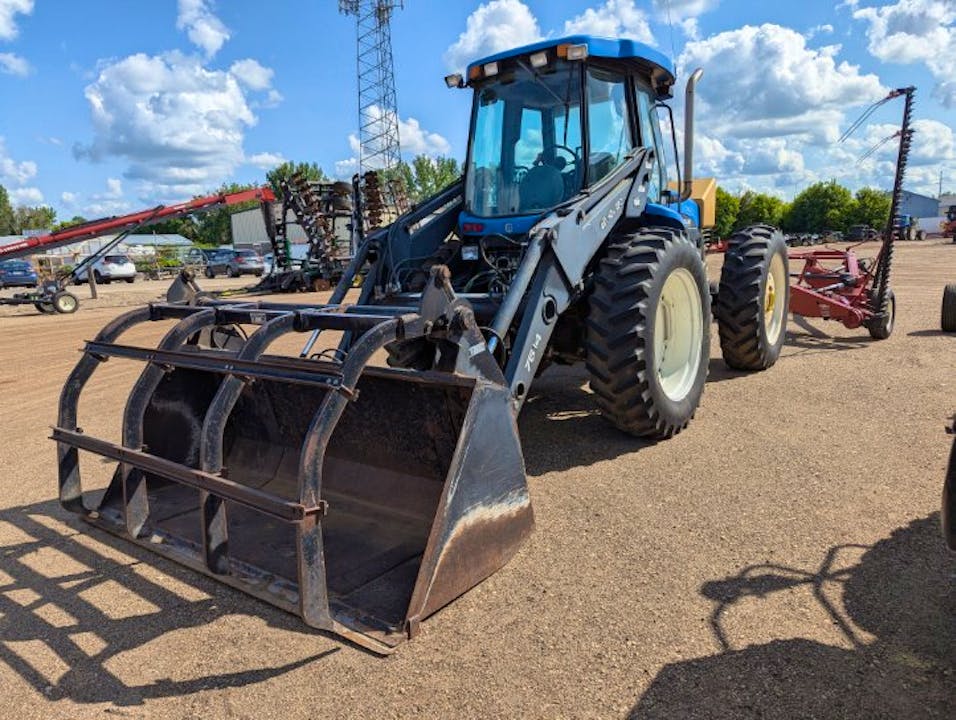 New Holland TV140