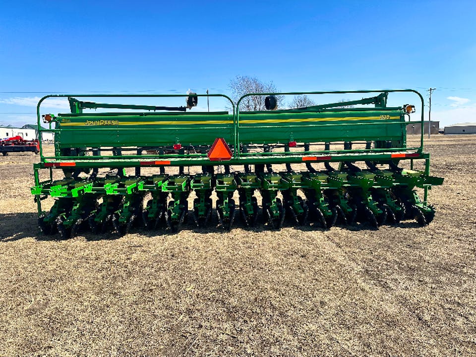 John Deere 1535