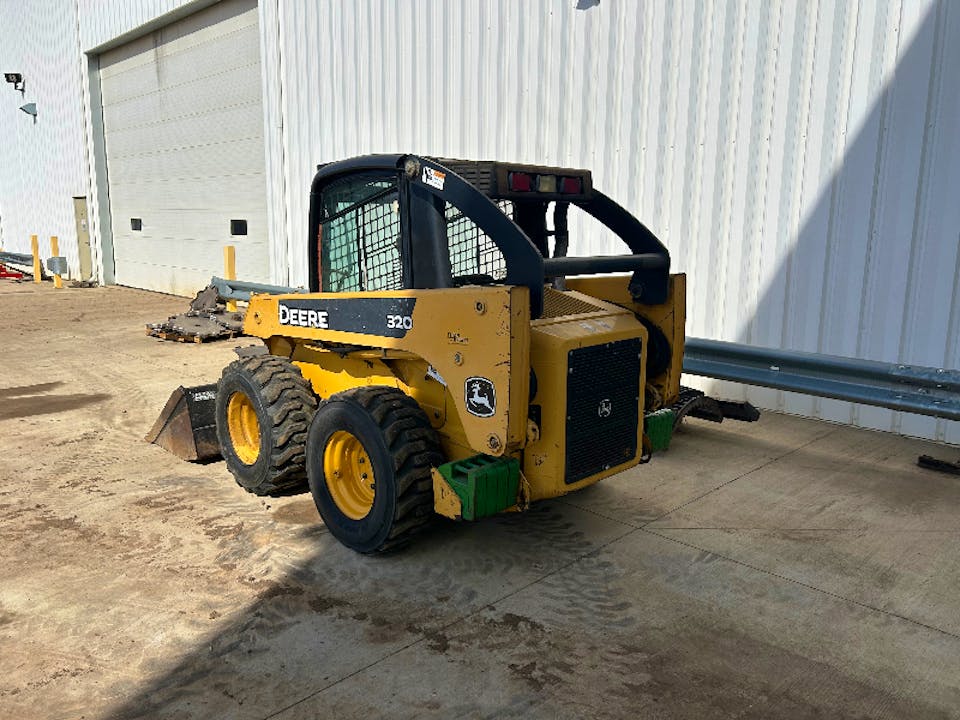 John Deere 320