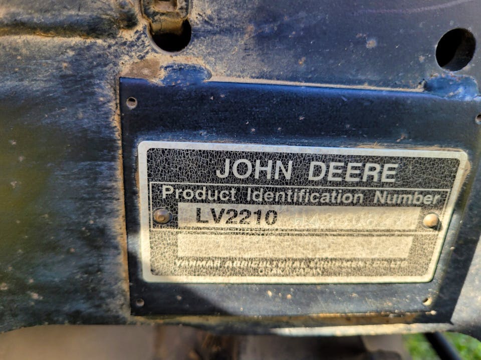 John Deere 2210