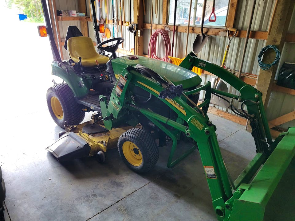 John Deere 2210