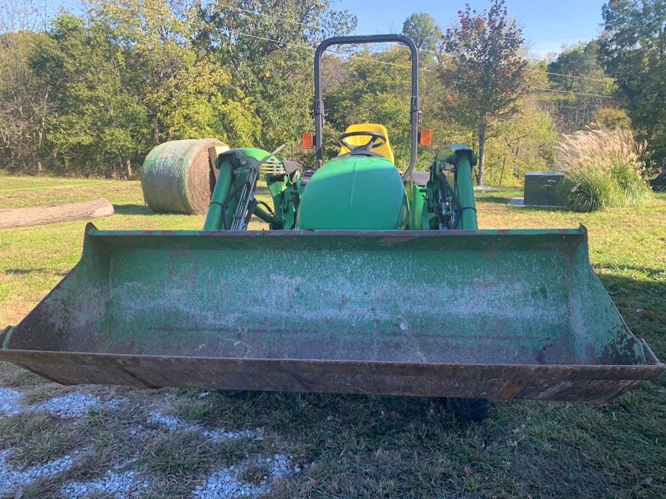 John Deere 3120