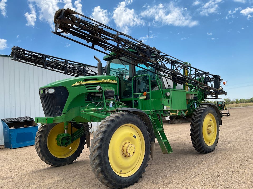John Deere 4720
