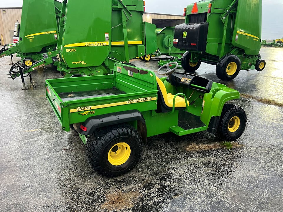 John Deere 4X2 GATOR