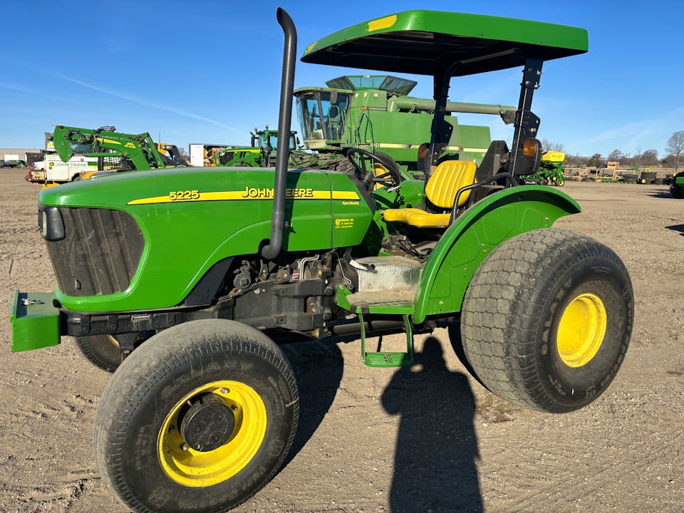 John Deere 5225