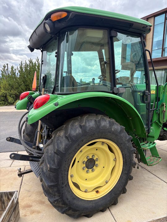 John Deere 5225