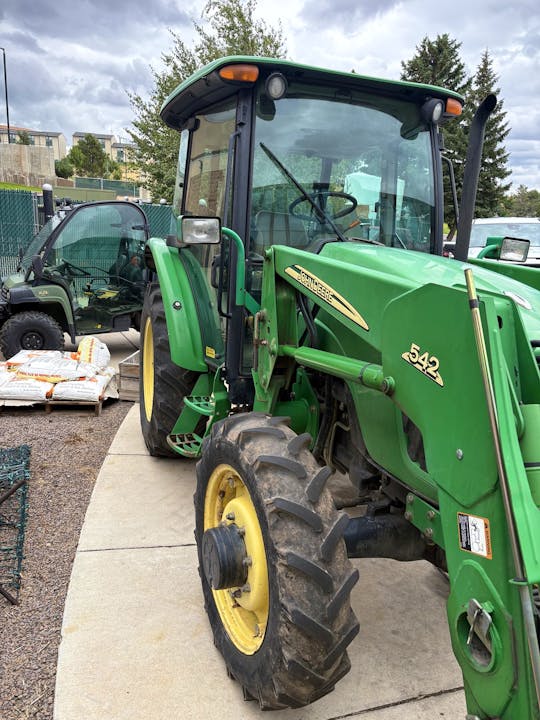 John Deere 5225