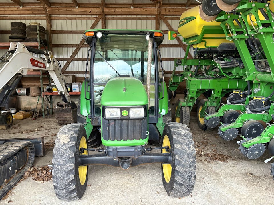 John Deere 5325