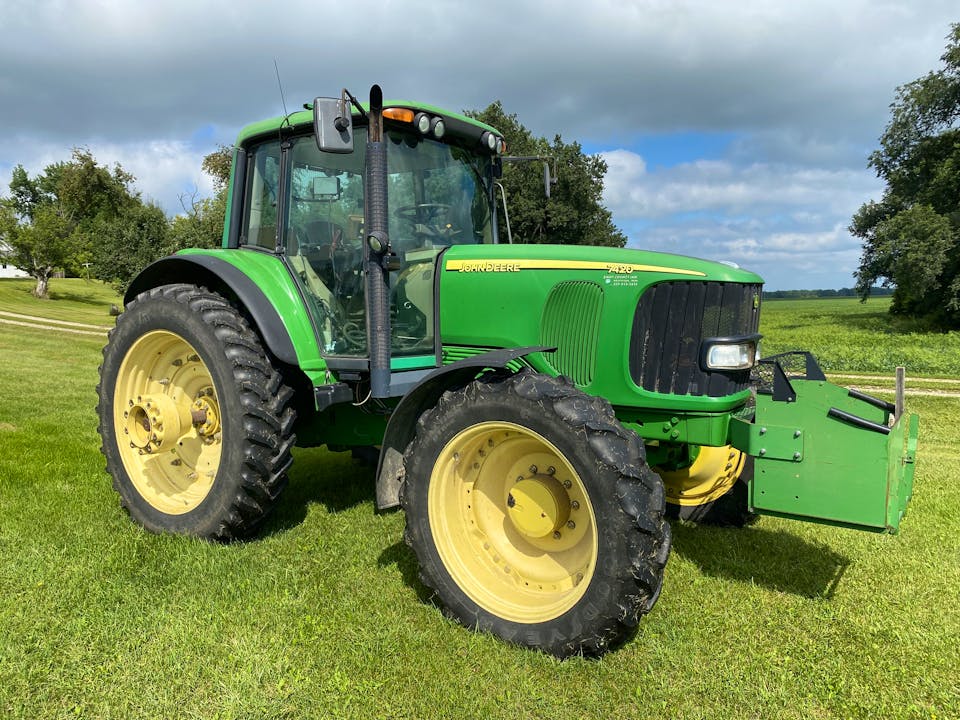 John Deere 7420