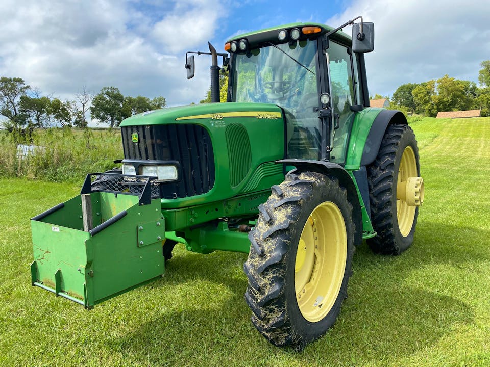 John Deere 7420