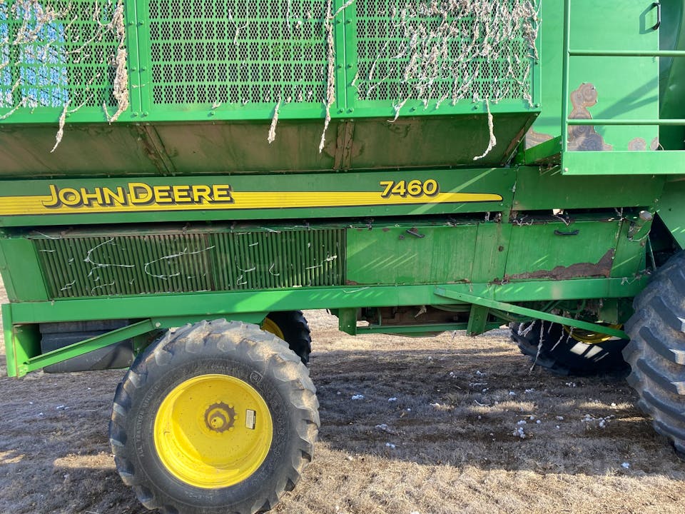 John Deere 7460