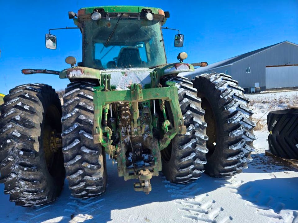 John Deere 8320