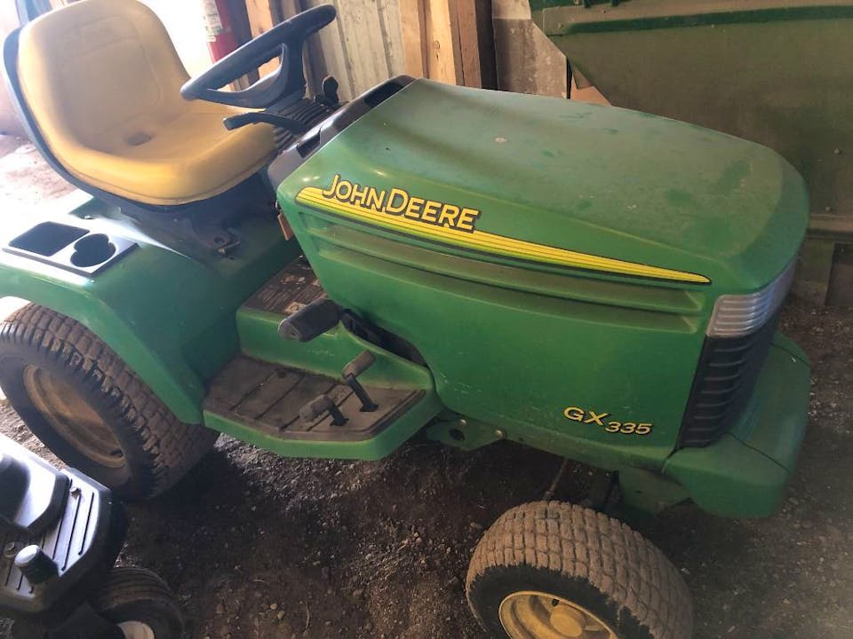 John Deere GX335