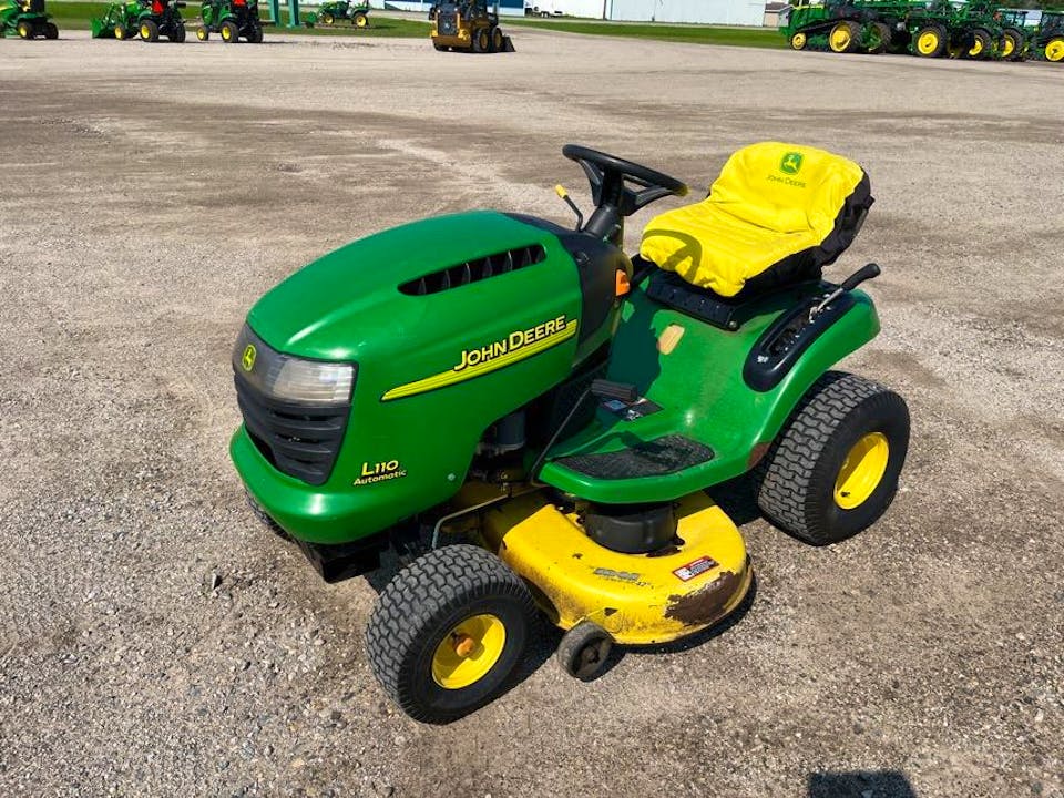 John Deere L110