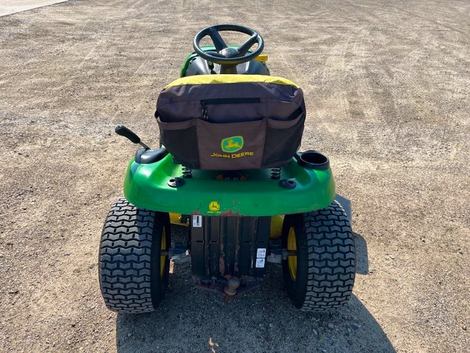 John Deere L110