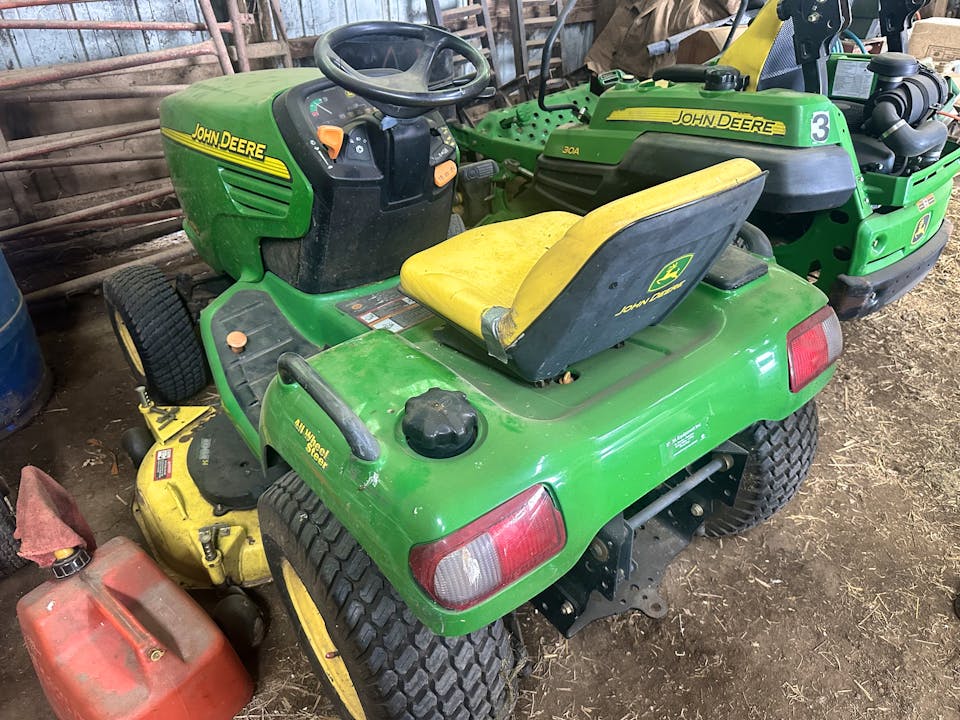 John Deere X475