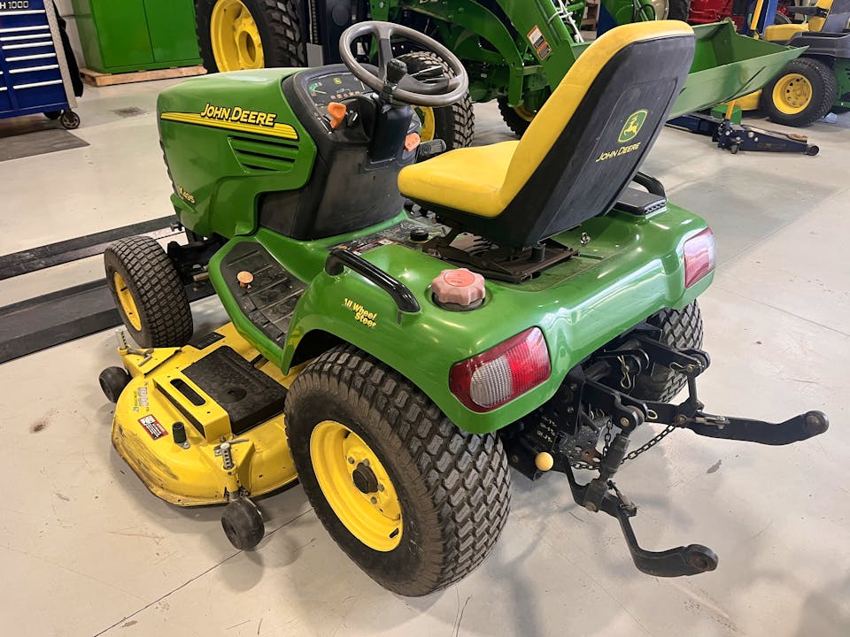 John Deere X495