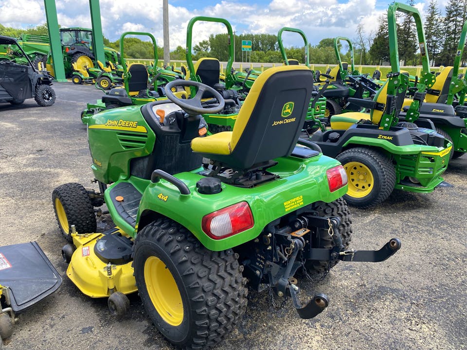 John Deere X585