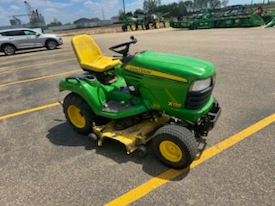 John Deere X720